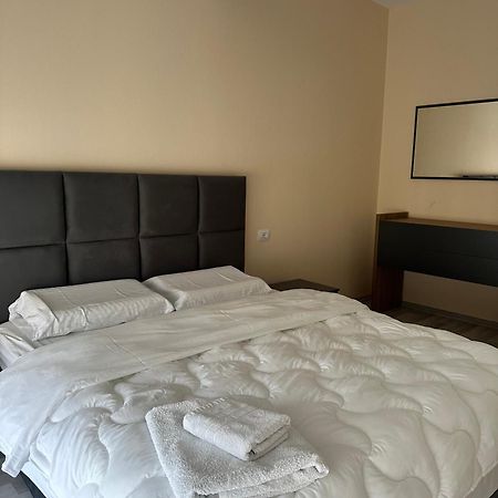 New Bazar - 2 Rooms Apartment Tirana Exterior photo